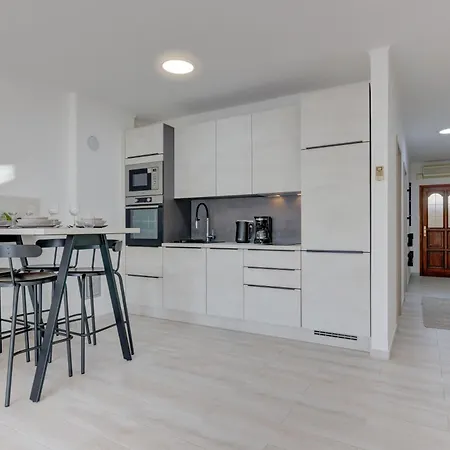 Appartement Leda With Private Parking *