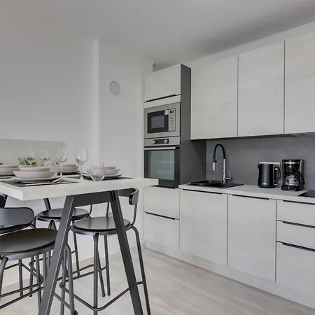 Leda With Private Parking Apartment Medulin