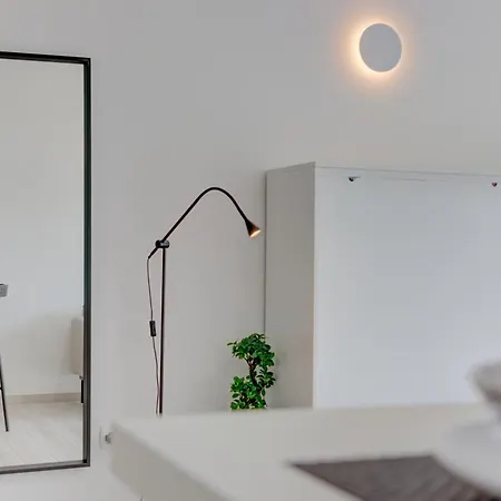 Leda With Private Parking Apartment *