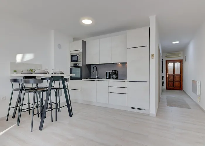 Appartement Leda With Private Parking *